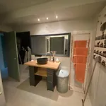 Ingeborgh Art Apartment Grootschermer