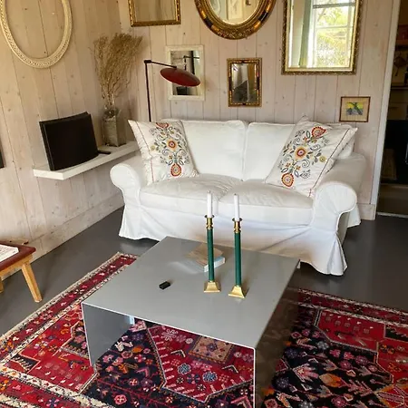 Ingeborgh Art Apartment Grootschermer