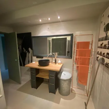 Ingeborgh Art Apartment Grootschermer